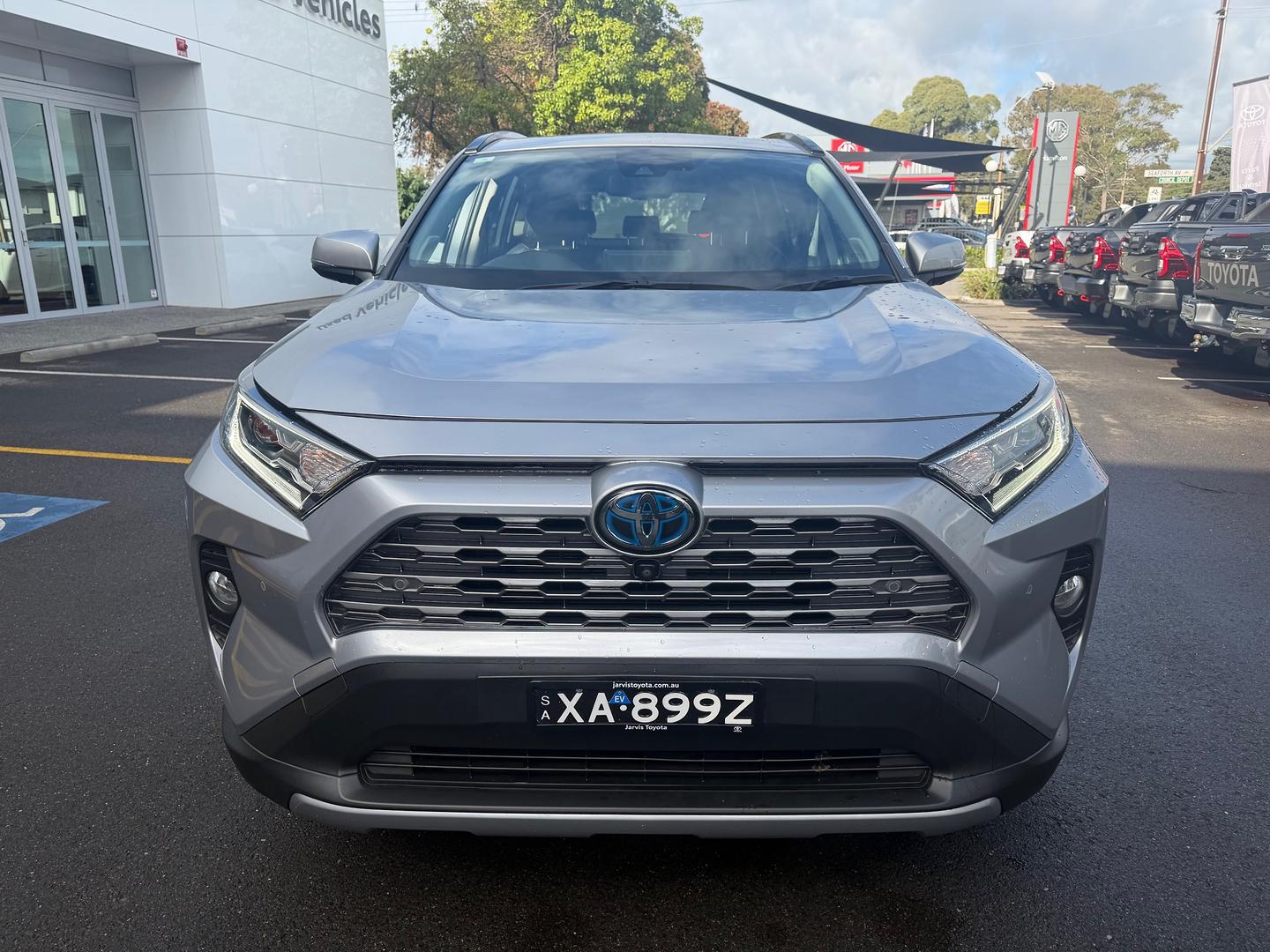 2020 Toyota RAV4 Cruiser — photo 2