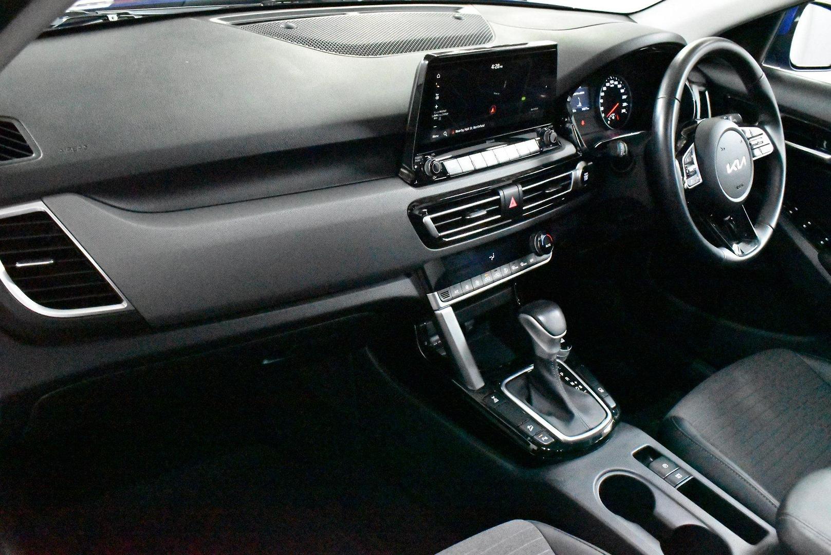2022 Kia Seltos Sport — photo 6