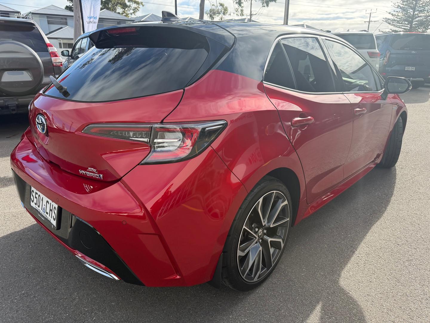 2021 Toyota Corolla ZR Hybrid — photo 6