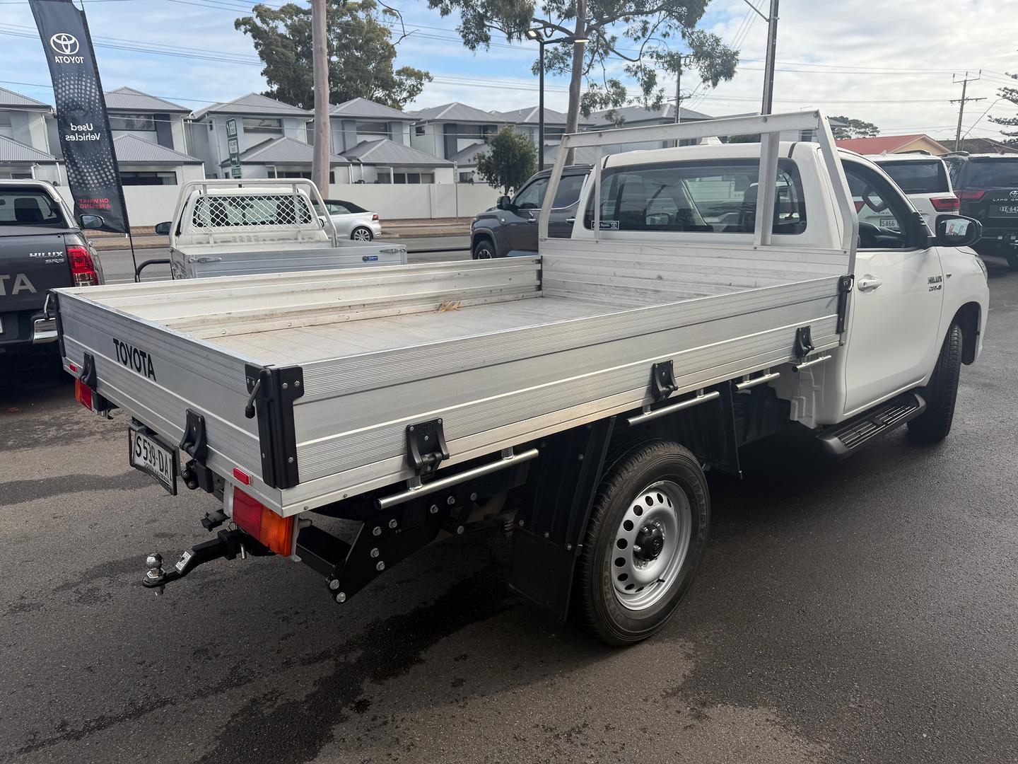 2023 Toyota Hilux SR — photo 6