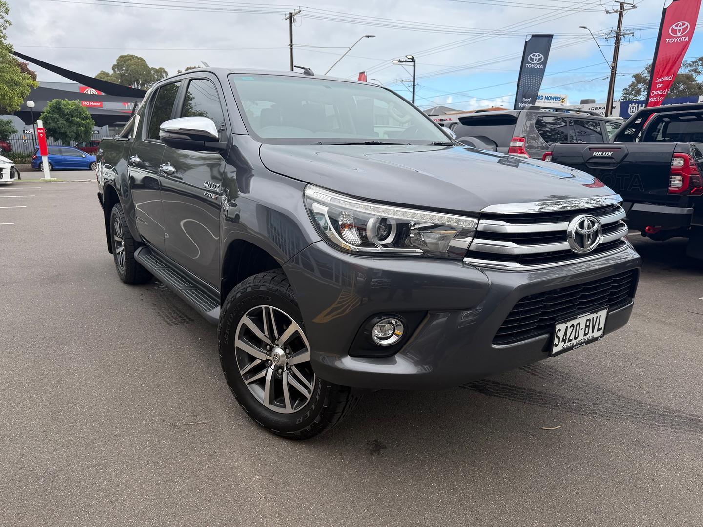2017 Toyota Hilux SR5 HiRider — photo 1