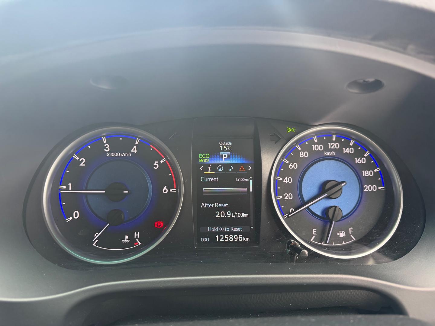 2017 Toyota Hilux SR5 HiRider — photo 10