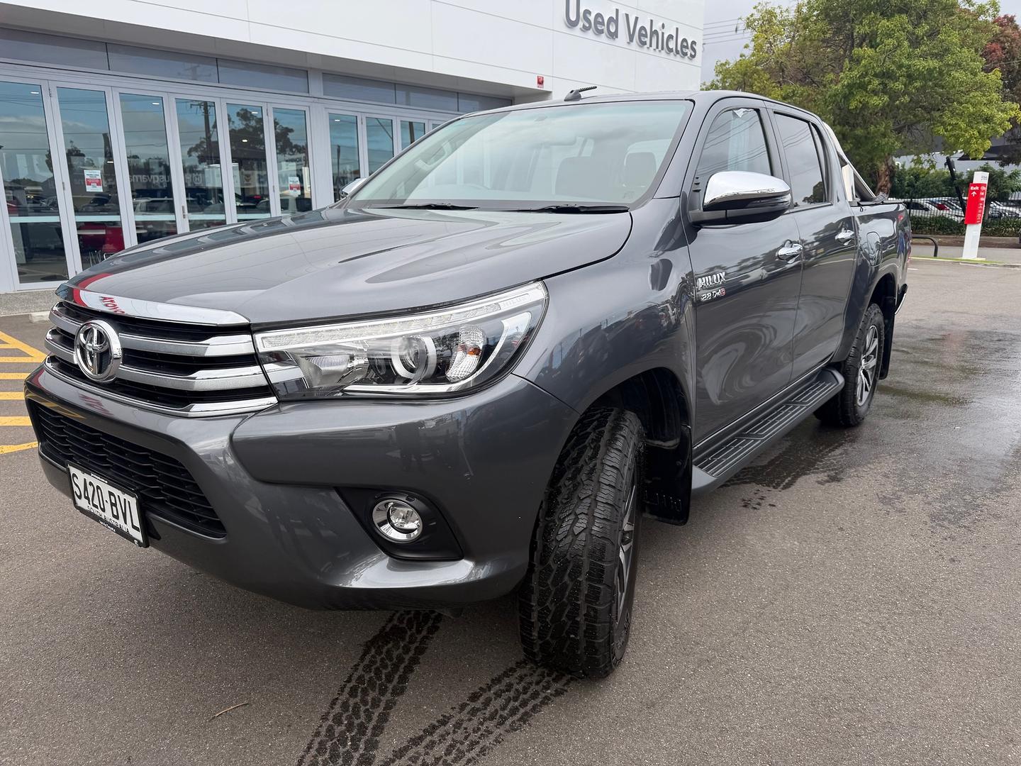 2017 Toyota Hilux SR5 HiRider — photo 3