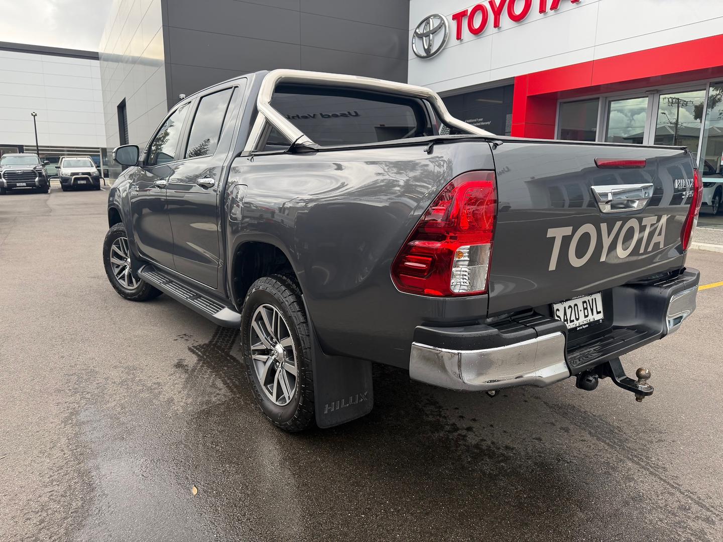 2017 Toyota Hilux SR5 HiRider — photo 4