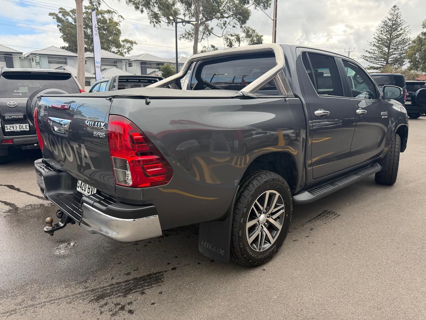 2017 Toyota Hilux SR5 HiRider — photo 6