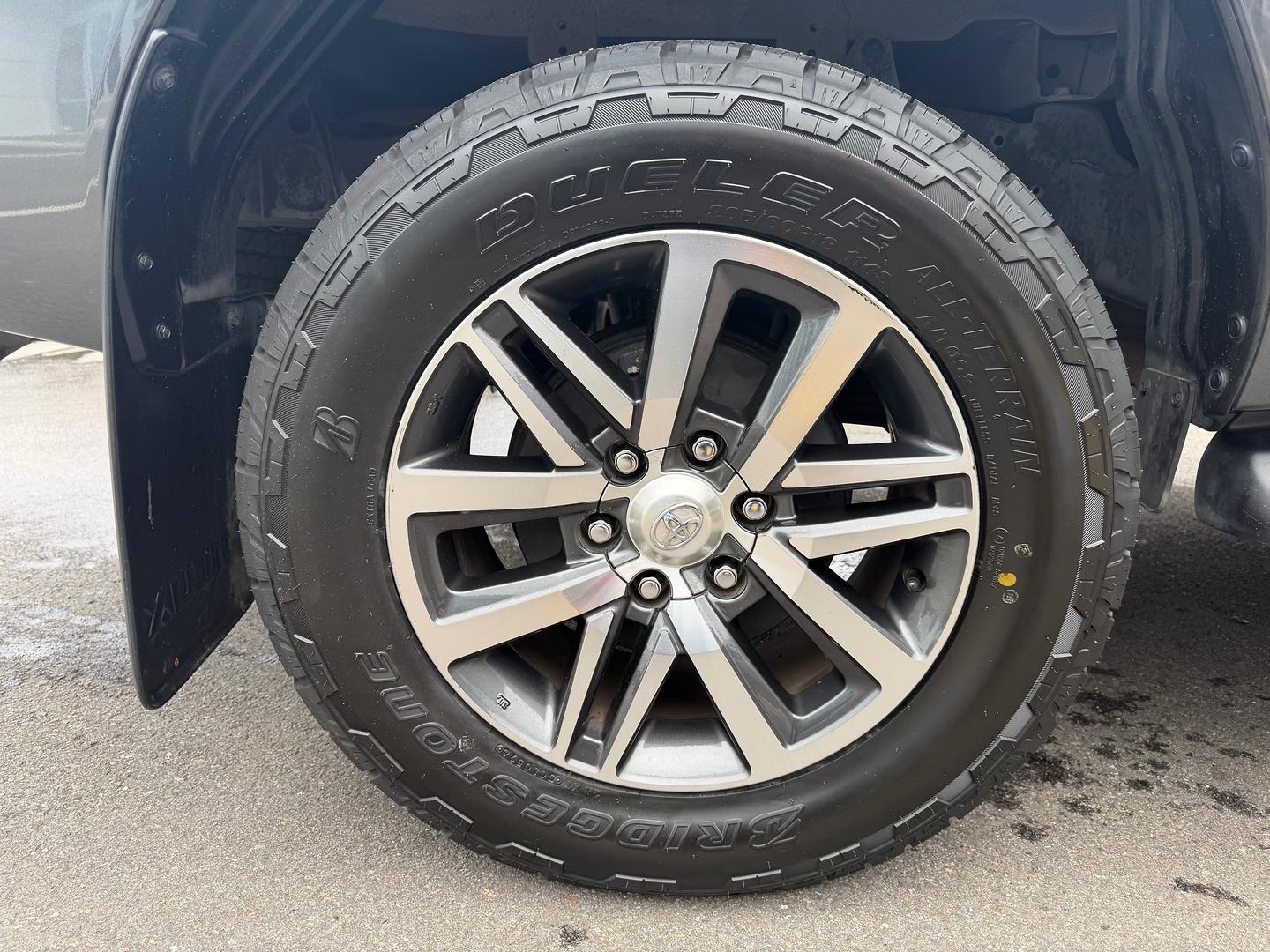 2017 Toyota Hilux SR5 HiRider — photo 8