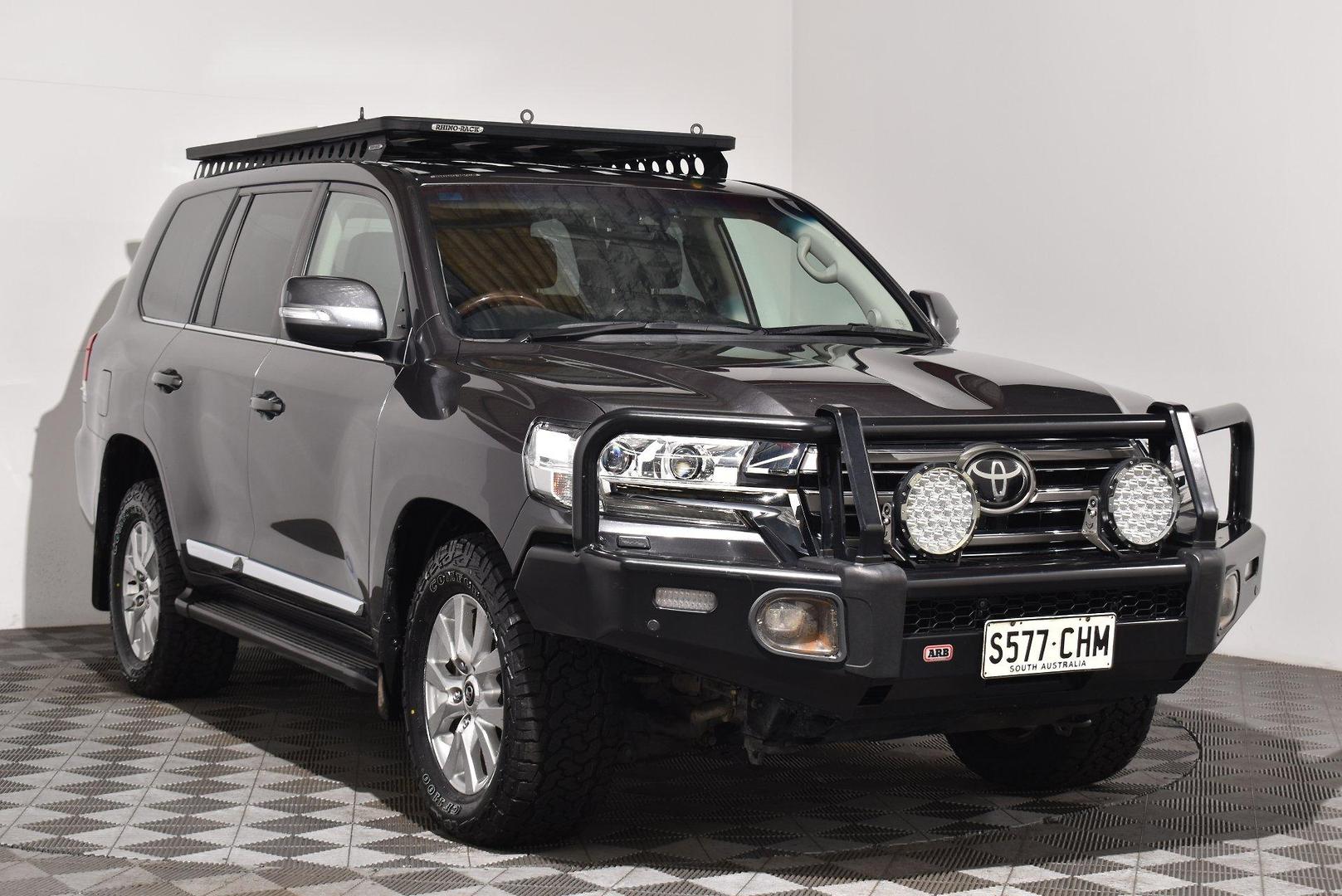 2020 Toyota Landcruiser Sahara — photo 1