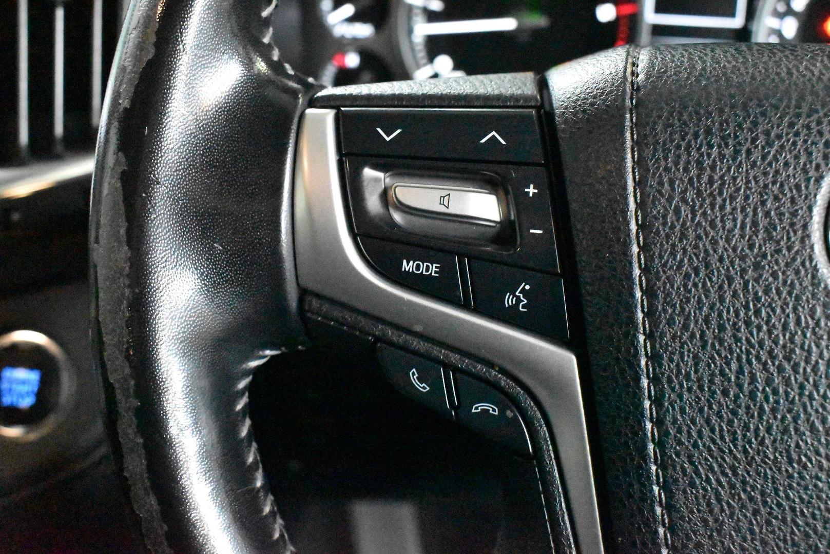 2020 Toyota Landcruiser Sahara — photo 21