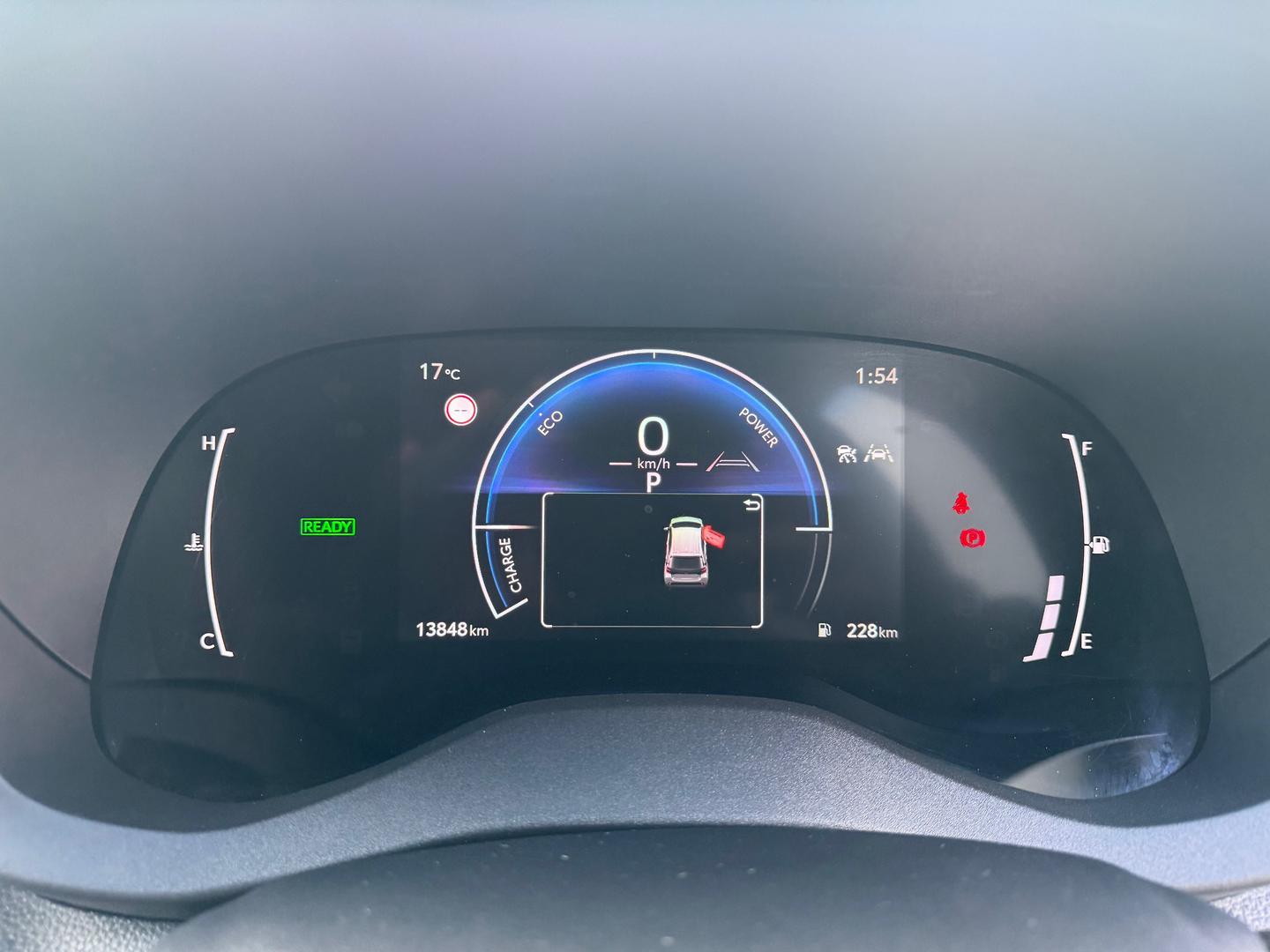 2025 Toyota Yaris SX Hybrid — photo 10