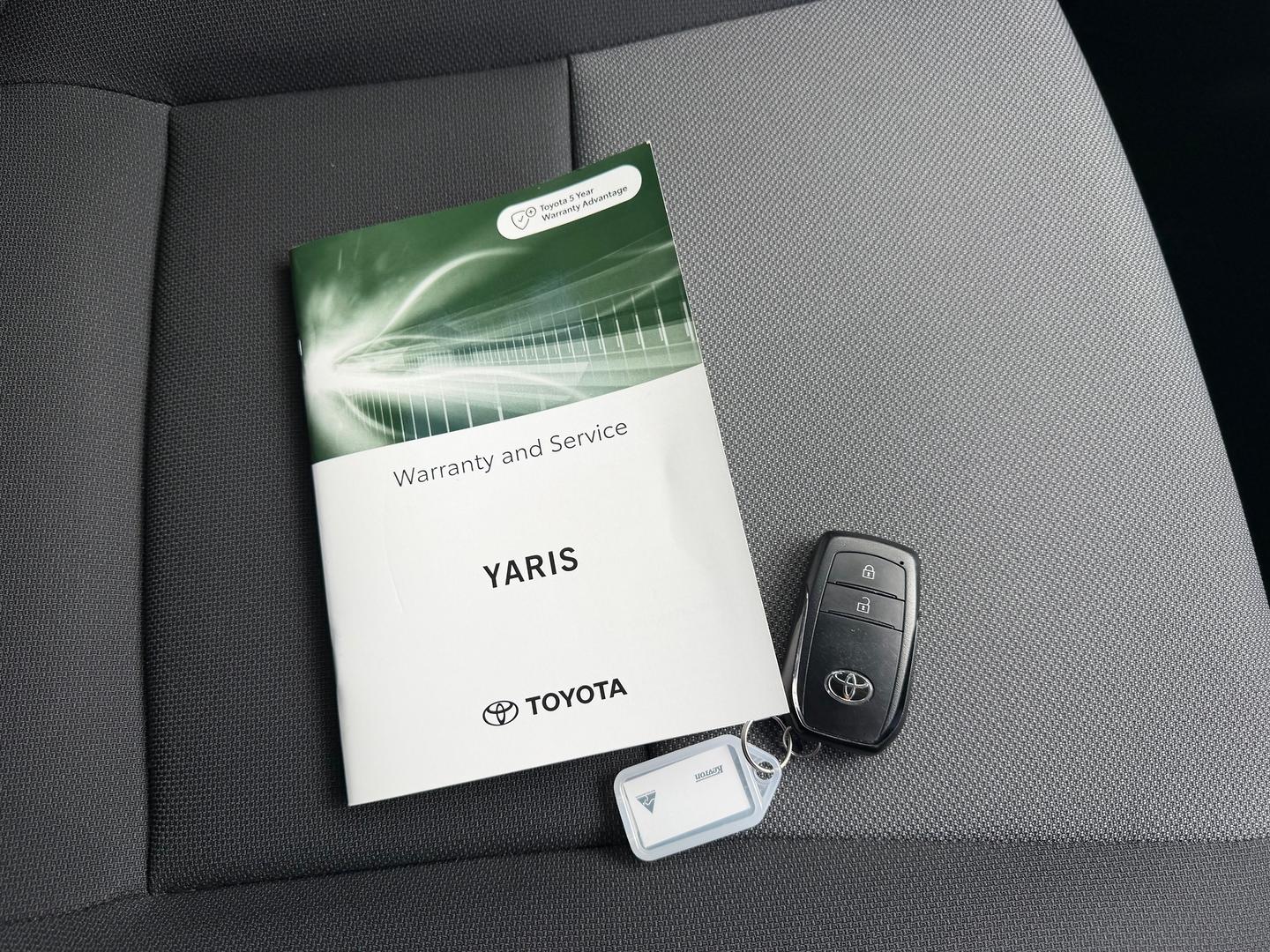 2025 Toyota Yaris SX Hybrid — photo 13