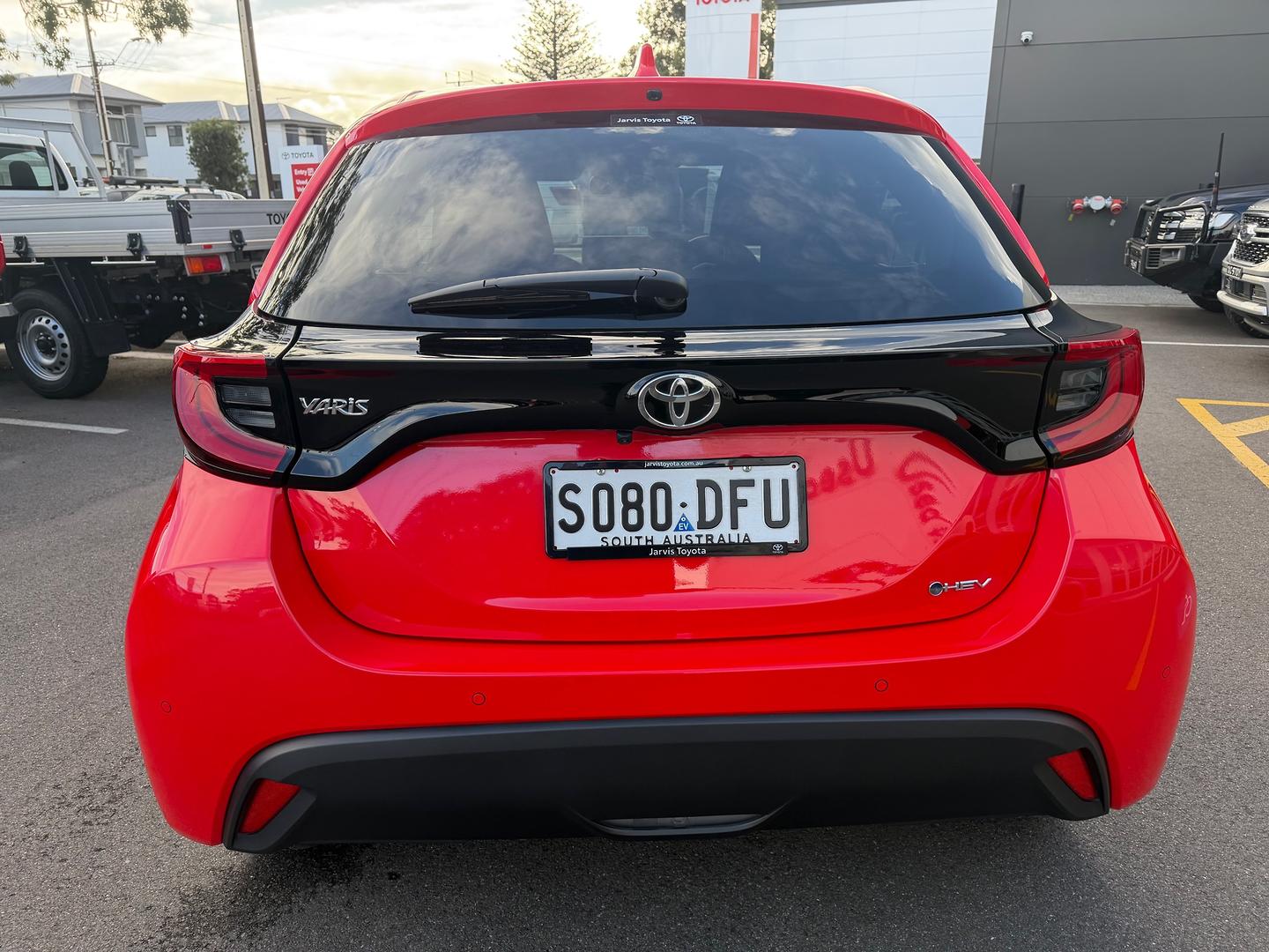 2025 Toyota Yaris SX Hybrid — photo 5