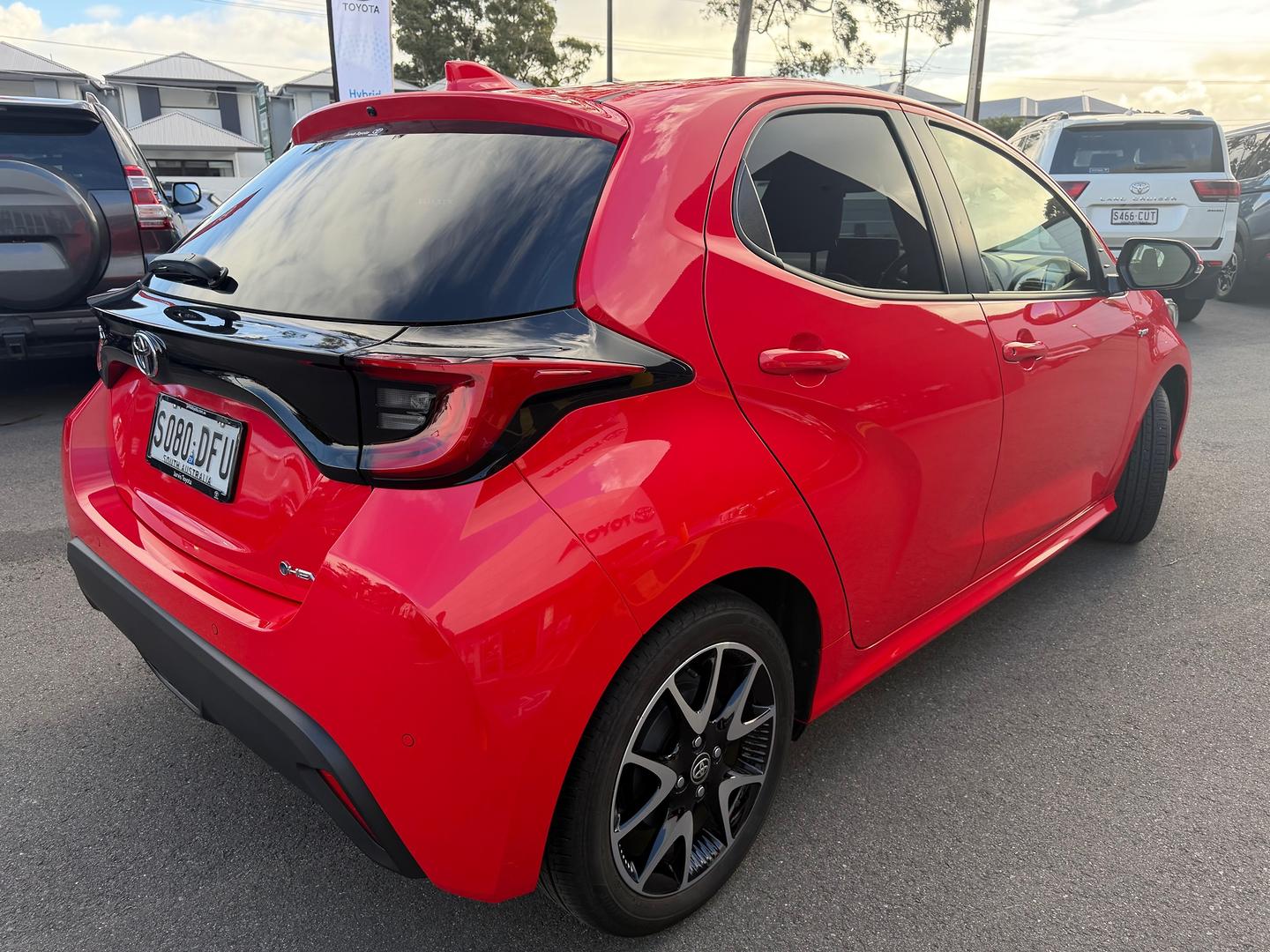 2025 Toyota Yaris SX Hybrid — photo 6