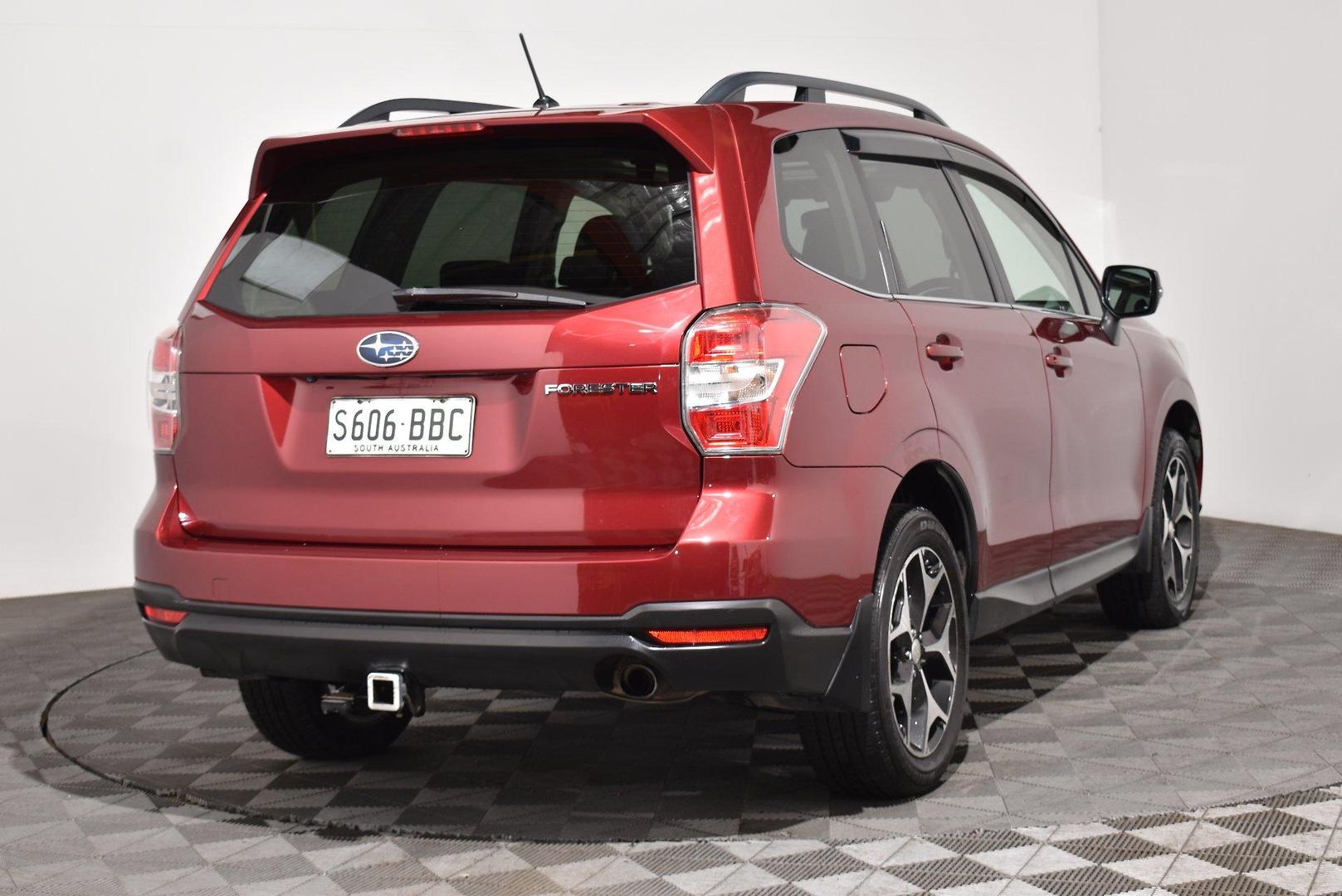 2014 Subaru Forester 25iS — photo 14