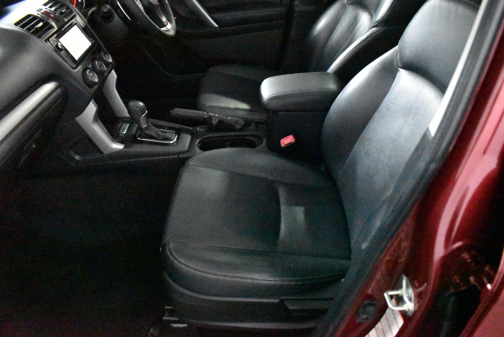 2014 Subaru Forester 25iS — photo 7
