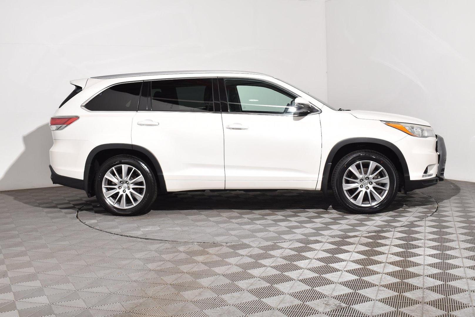 2014 Toyota Kluger Grande — photo 10