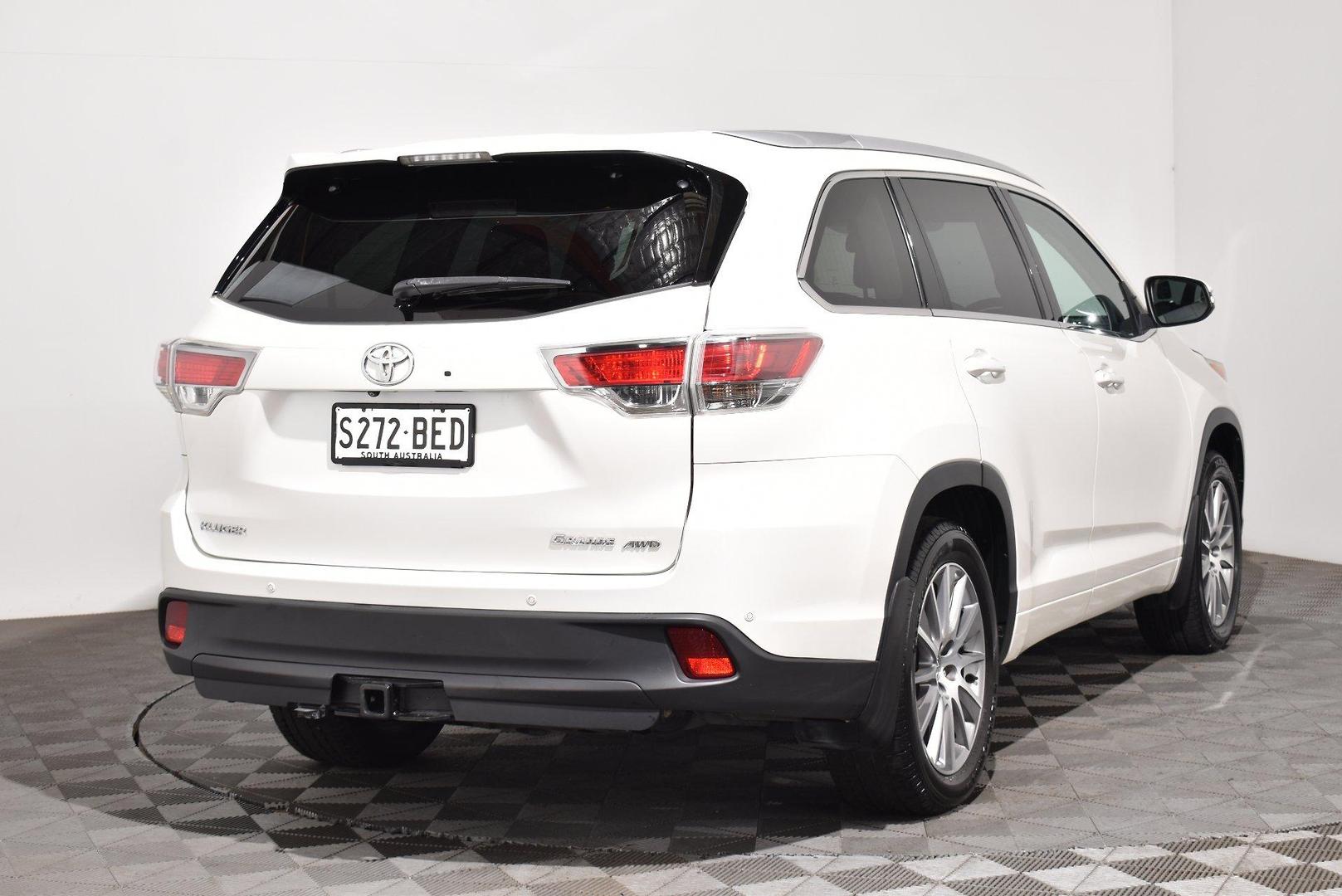 2014 Toyota Kluger Grande — photo 14