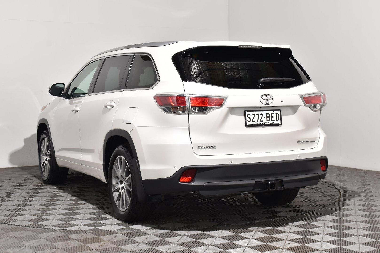 2014 Toyota Kluger Grande — photo 2