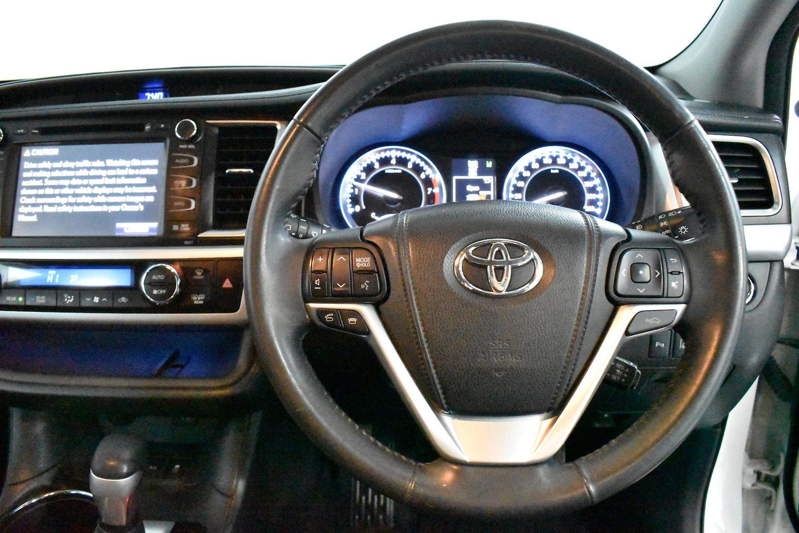 2014 Toyota Kluger Grande — photo 5