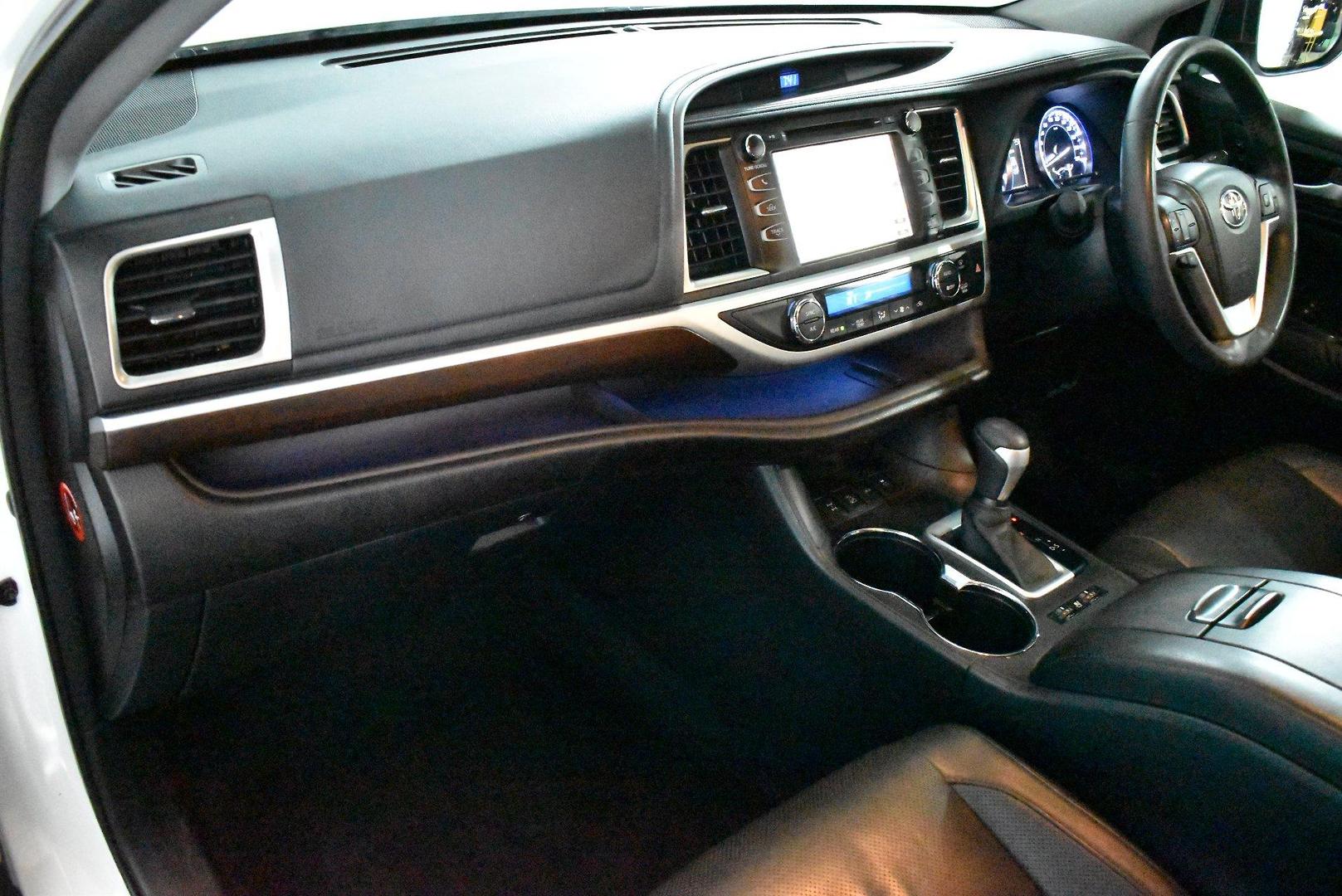 2014 Toyota Kluger Grande — photo 6