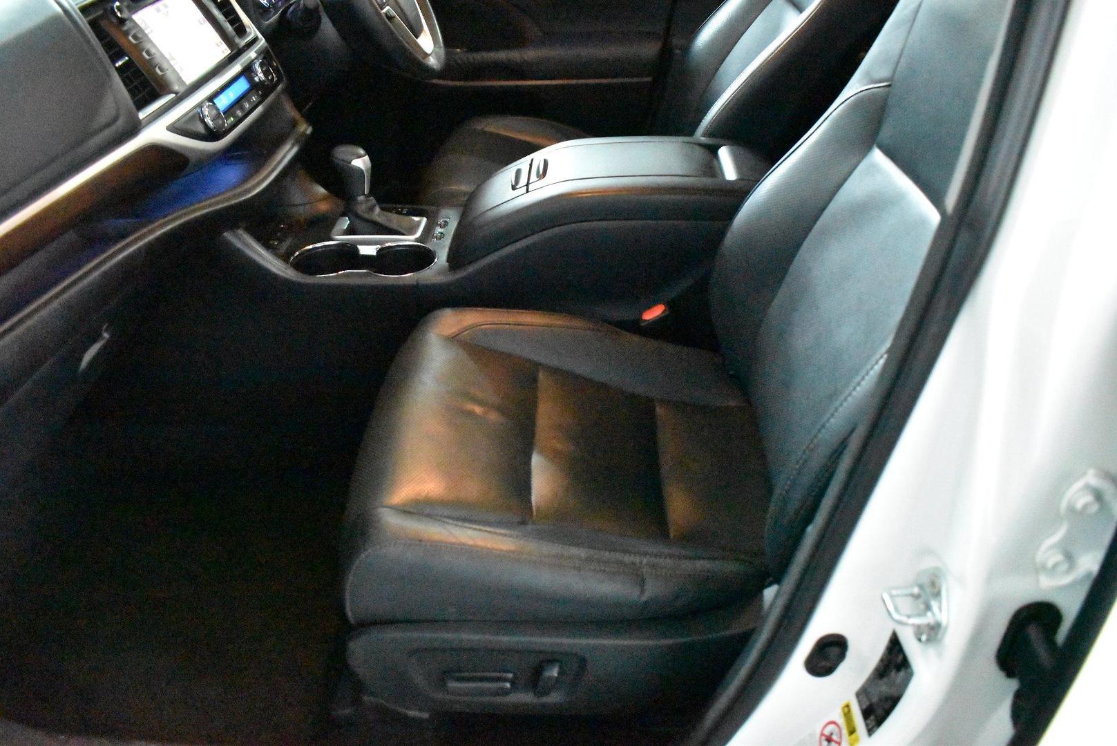 2014 Toyota Kluger Grande — photo 7