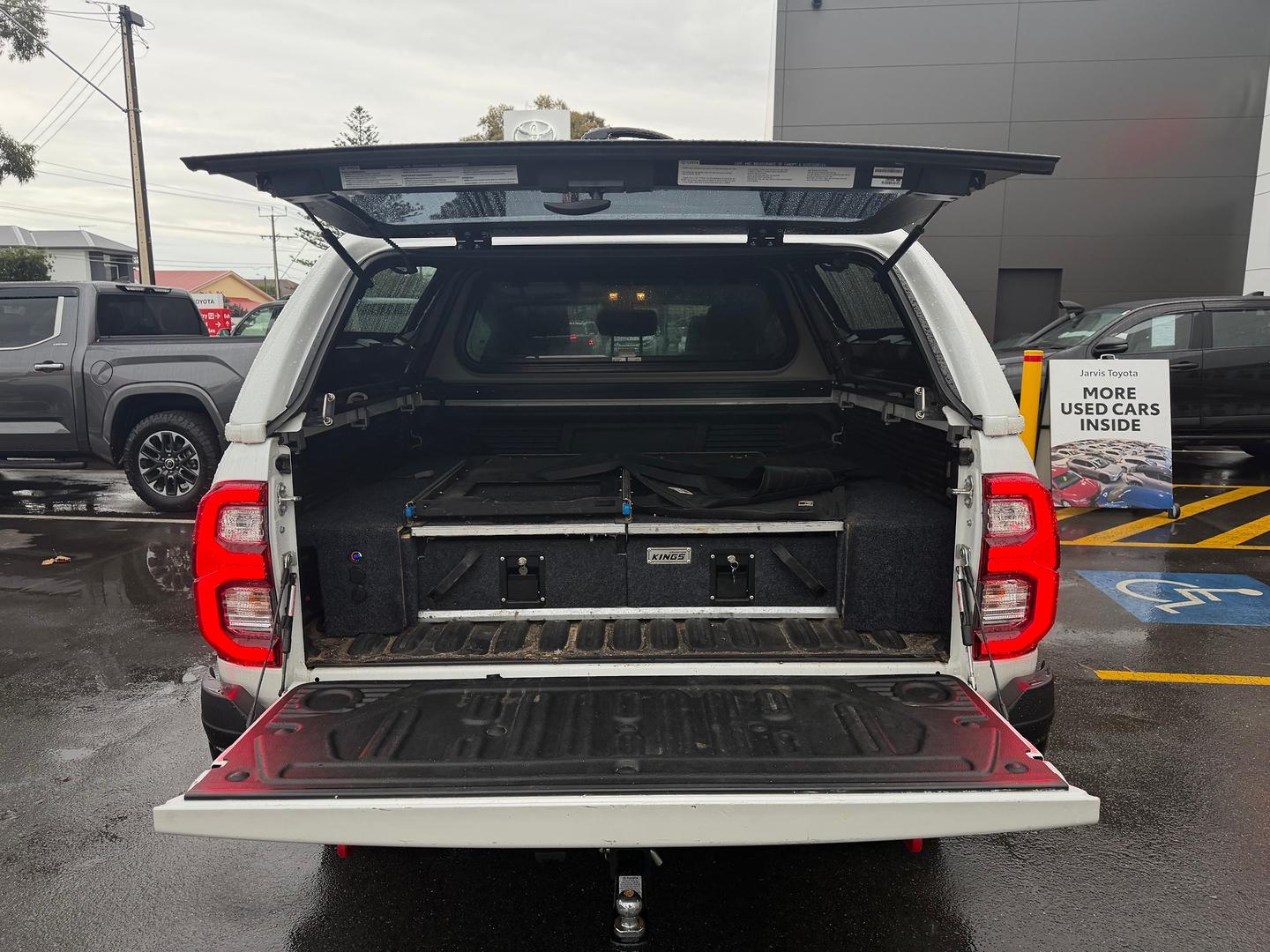 2024 Toyota Hilux GR Sport — photo 9