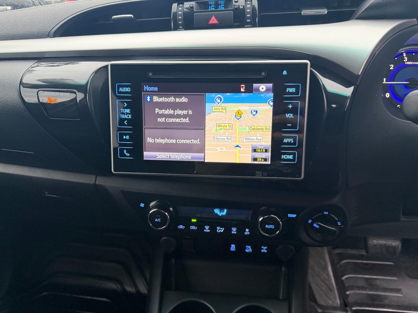 2019 Toyota Hilux SR5 — photo 10