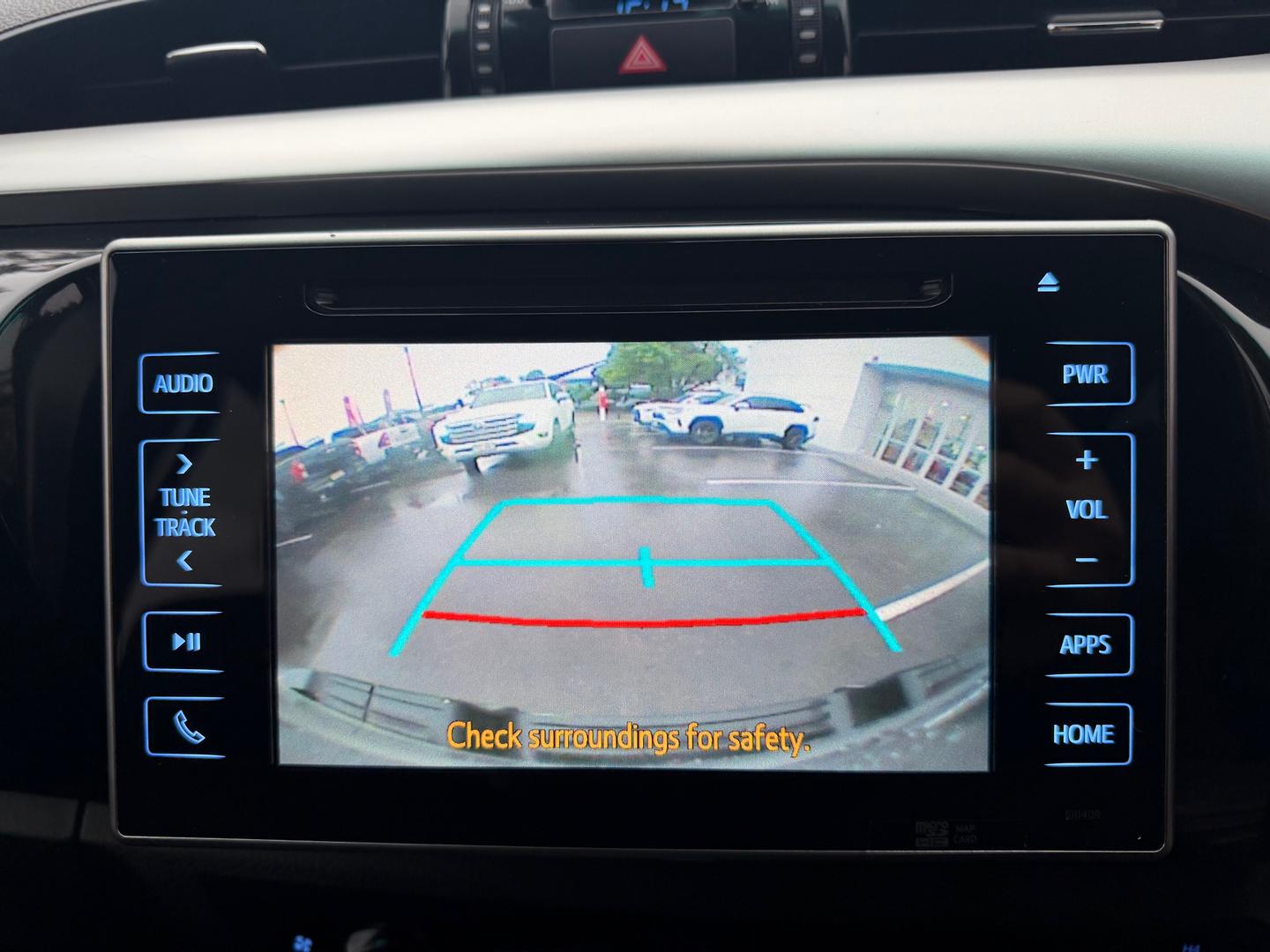 2019 Toyota Hilux SR5 — photo 11