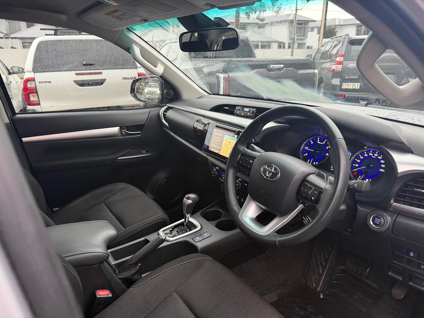 2019 Toyota Hilux SR5 — photo 8