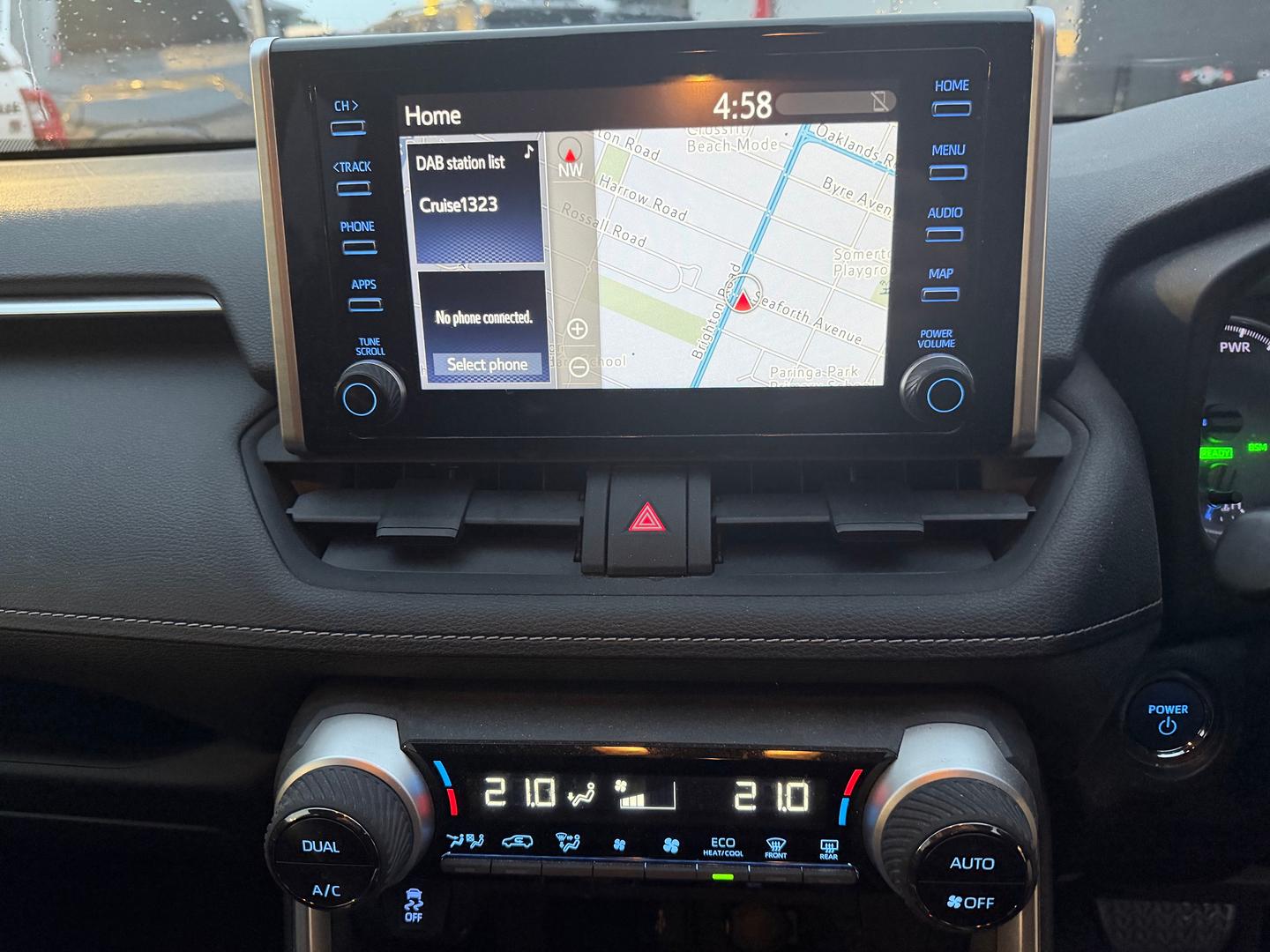 2020 Toyota RAV4 GXL — photo 10