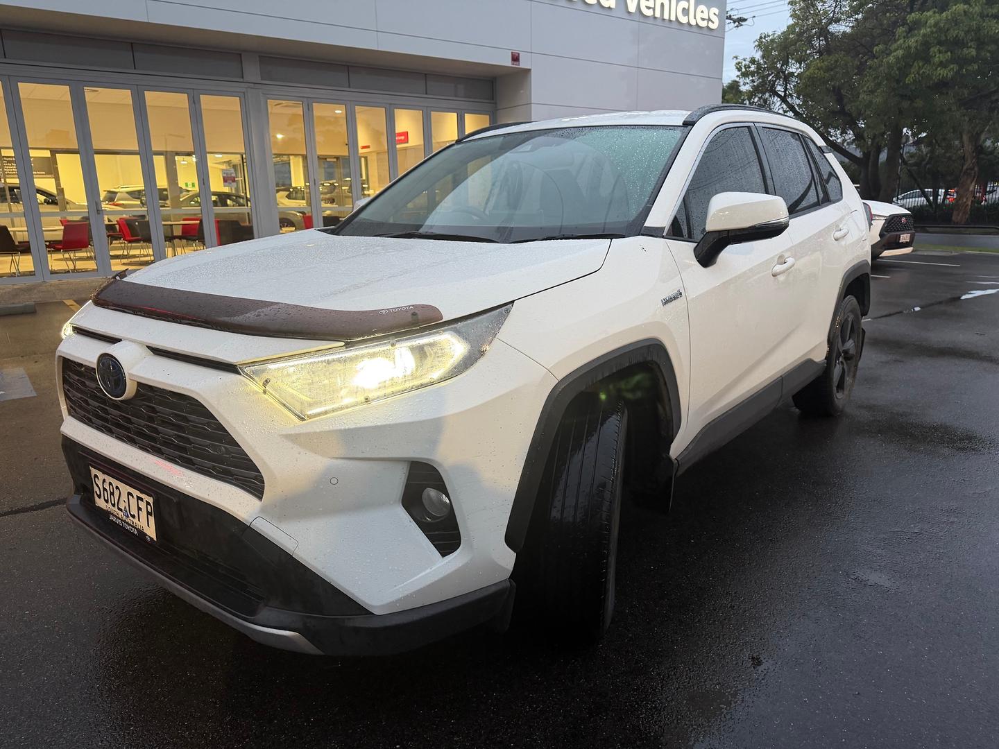 2020 Toyota RAV4 GXL — photo 3