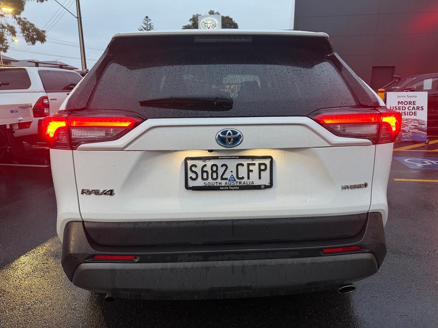 2020 Toyota RAV4 GXL — photo 4