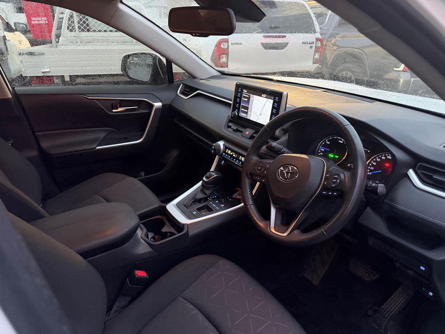 2020 Toyota RAV4 GXL — photo 8