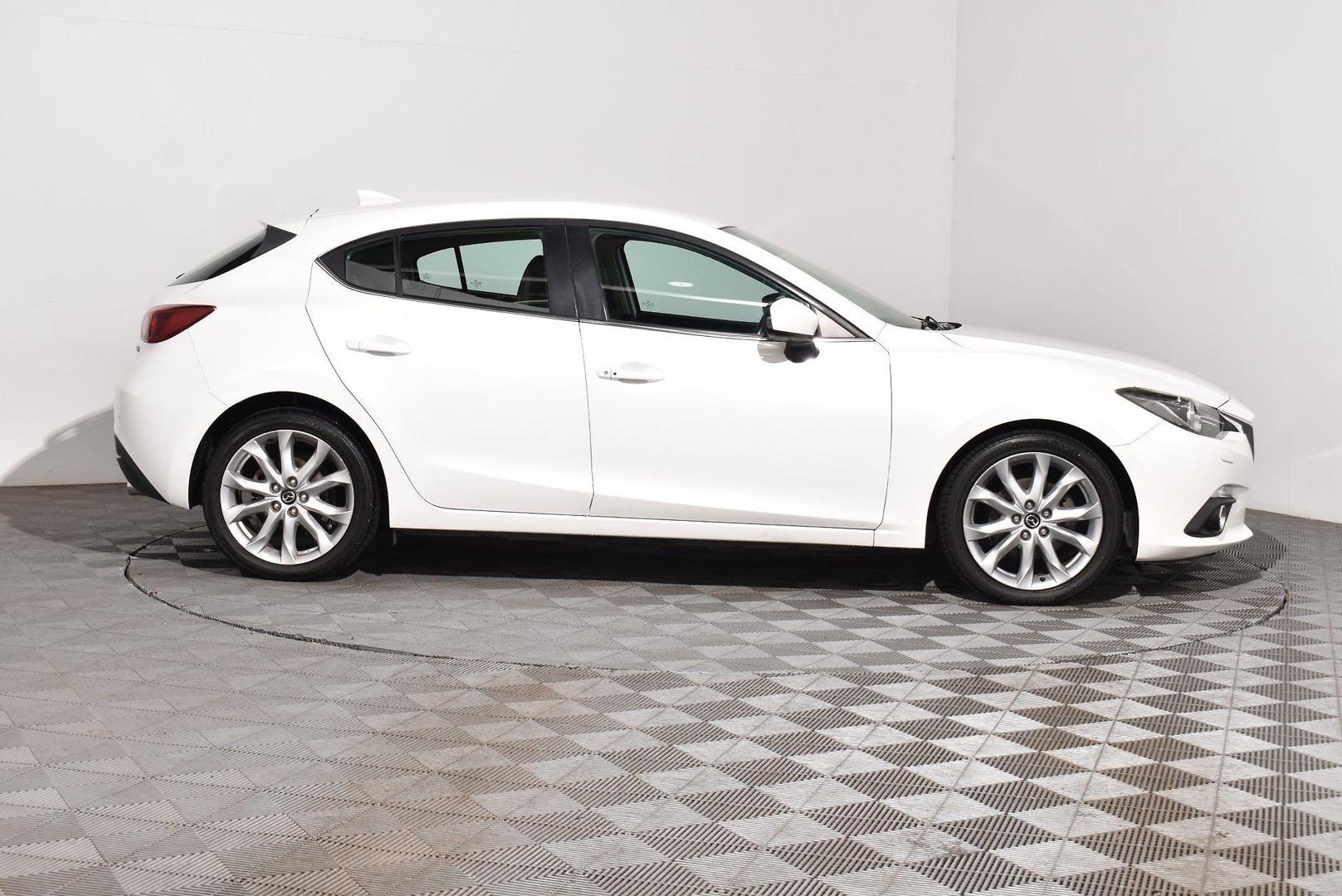 2016 Mazda 3 SP25 GT — photo 10