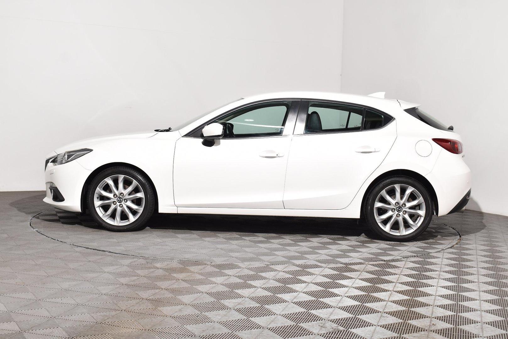 2016 Mazda 3 SP25 GT — photo 11