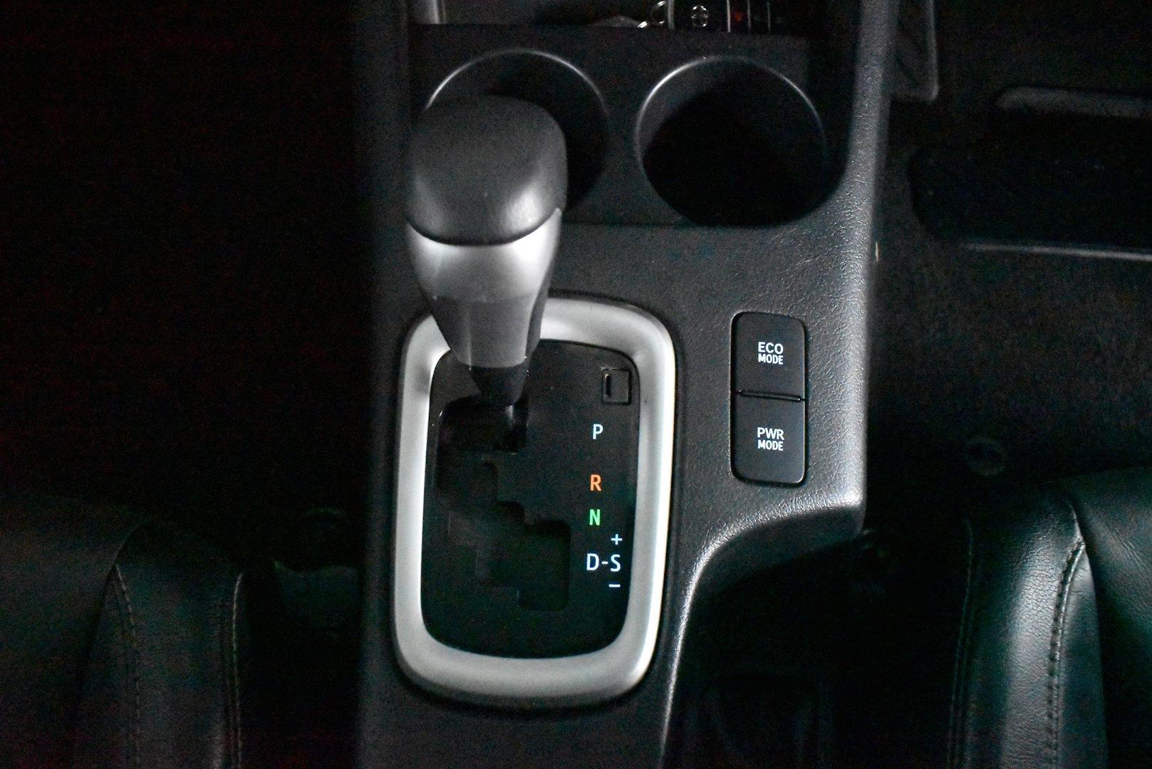 2020 Toyota Hilux SR5 — photo 19