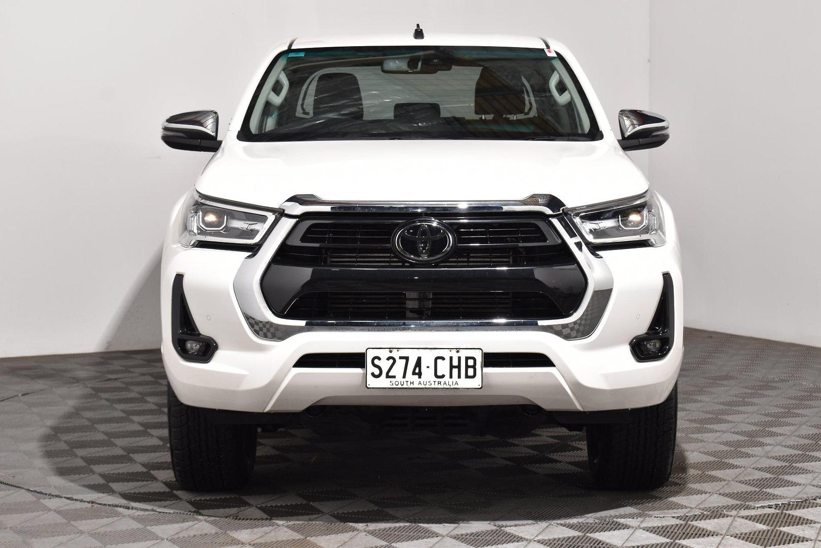 2020 Toyota Hilux SR5 — photo 3