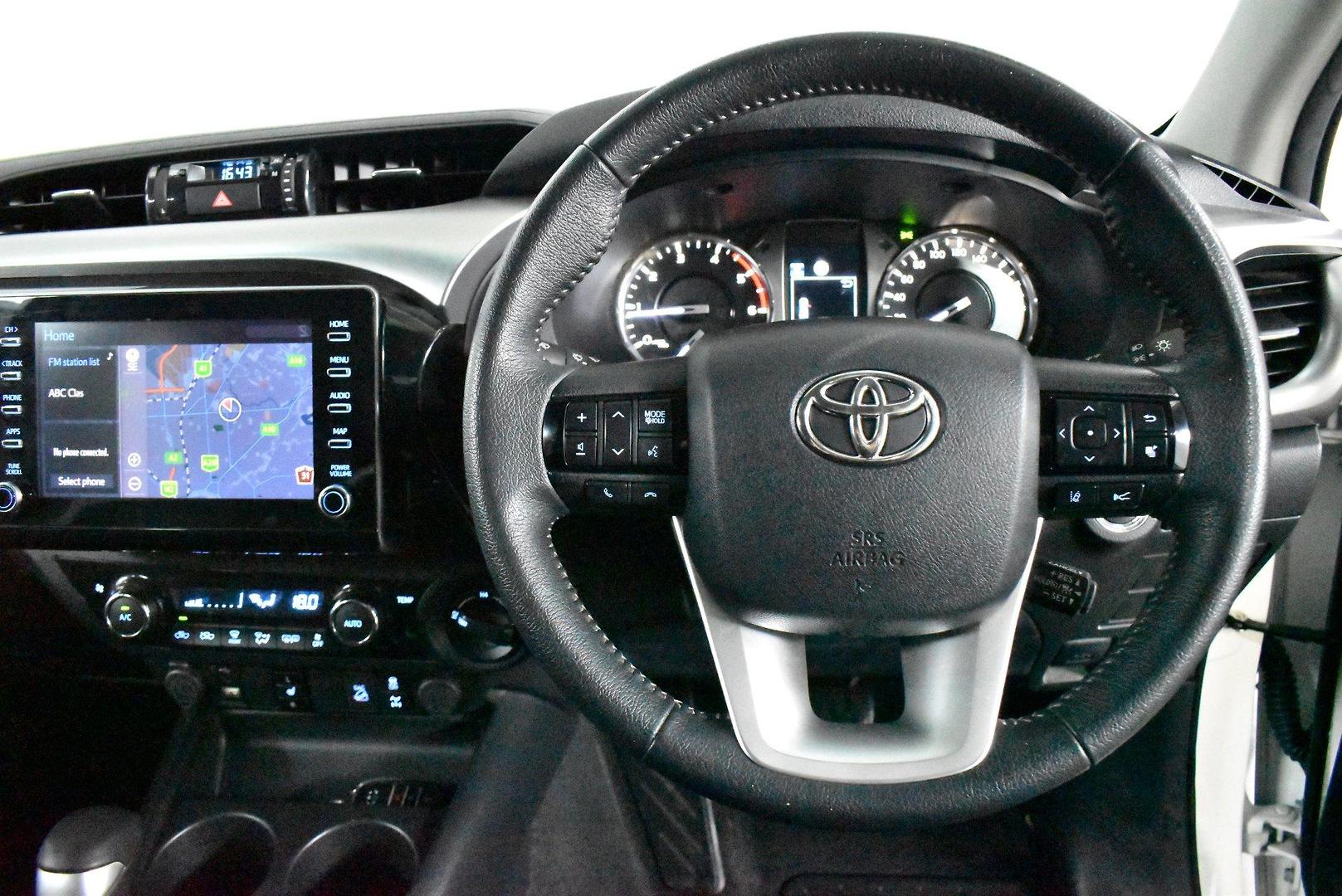 2020 Toyota Hilux SR5 — photo 5