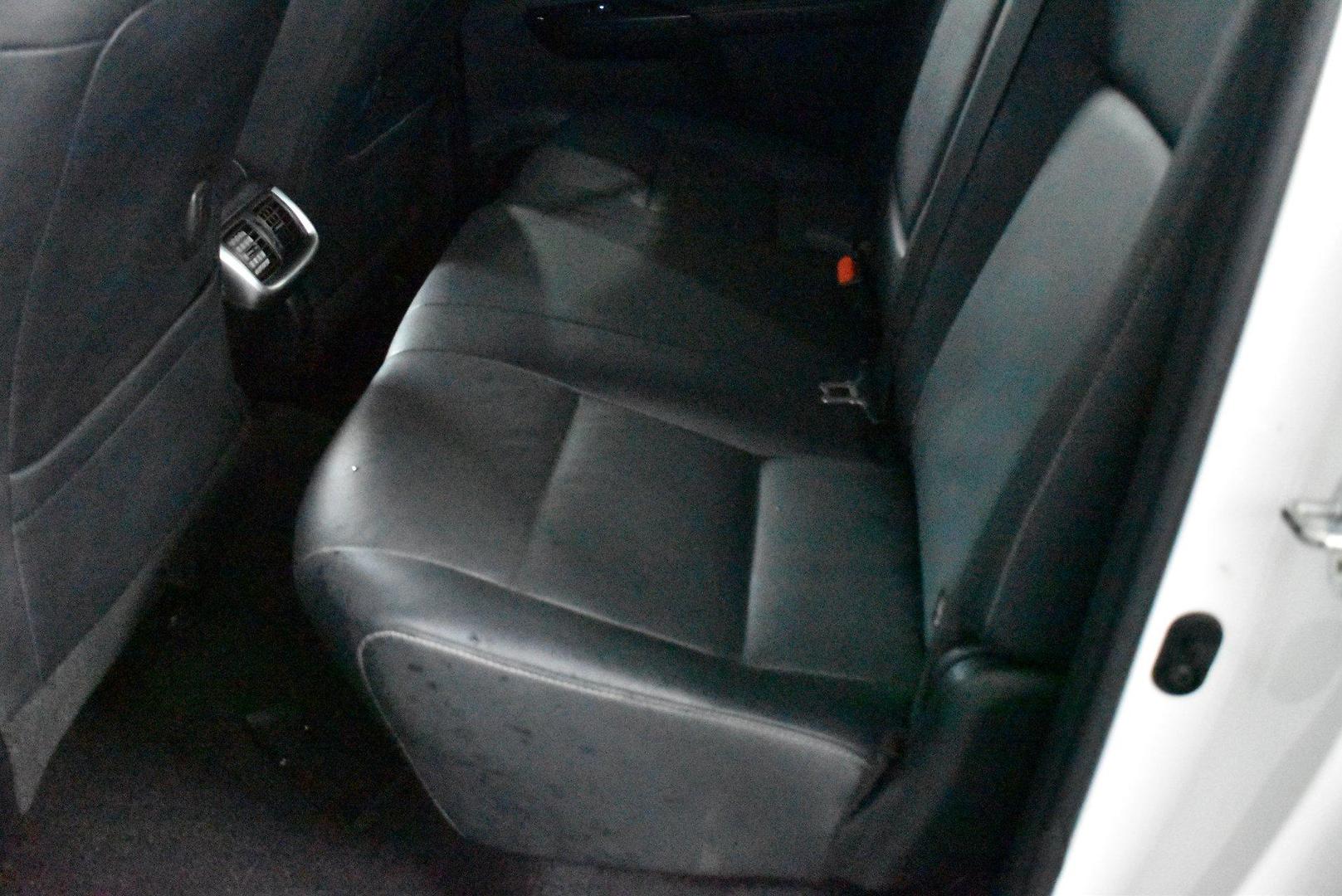 2020 Toyota Hilux SR5 — photo 8