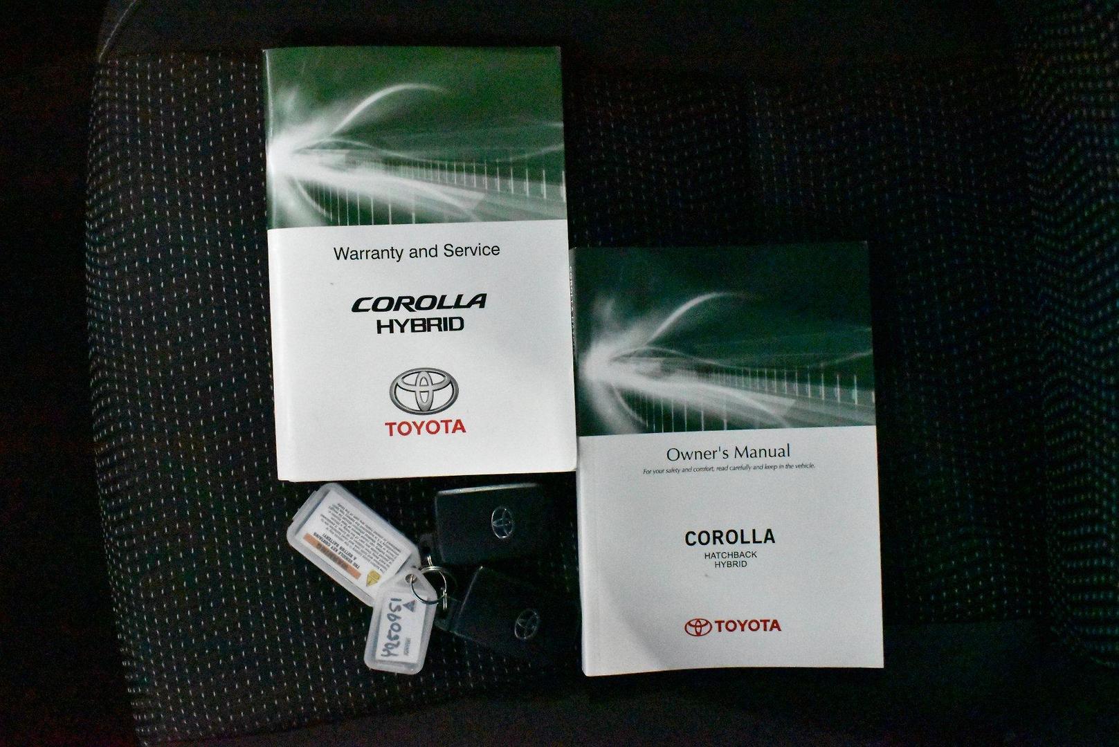 2016 Toyota Corolla Hybrid — photo 26