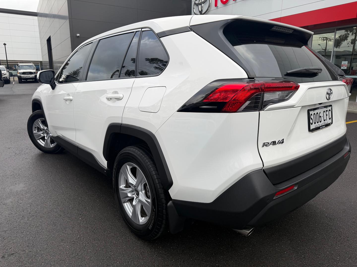2020 Toyota RAV4 GX — photo 4