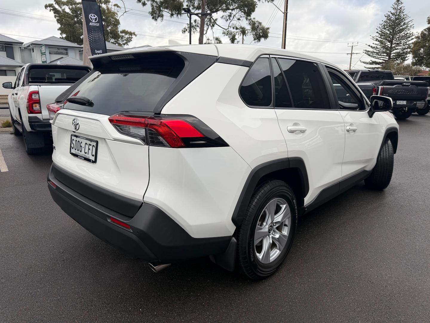 2020 Toyota RAV4 GX — photo 6