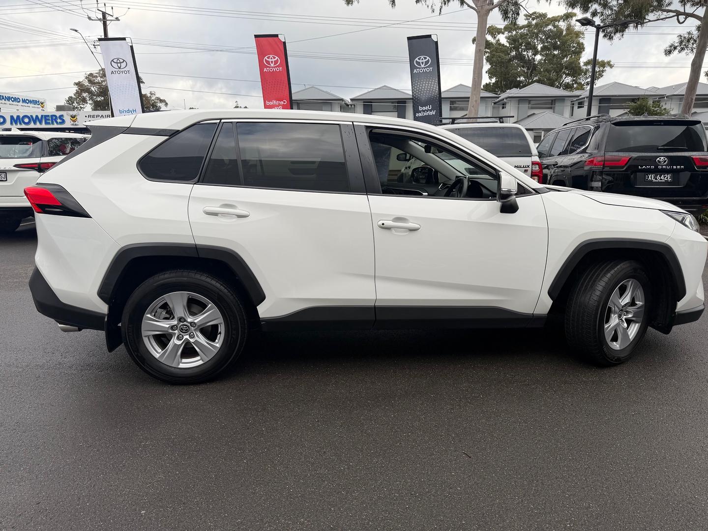 2020 Toyota RAV4 GX — photo 7