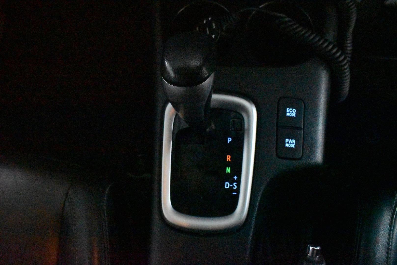 2020 Toyota Hilux SR5 — photo 20
