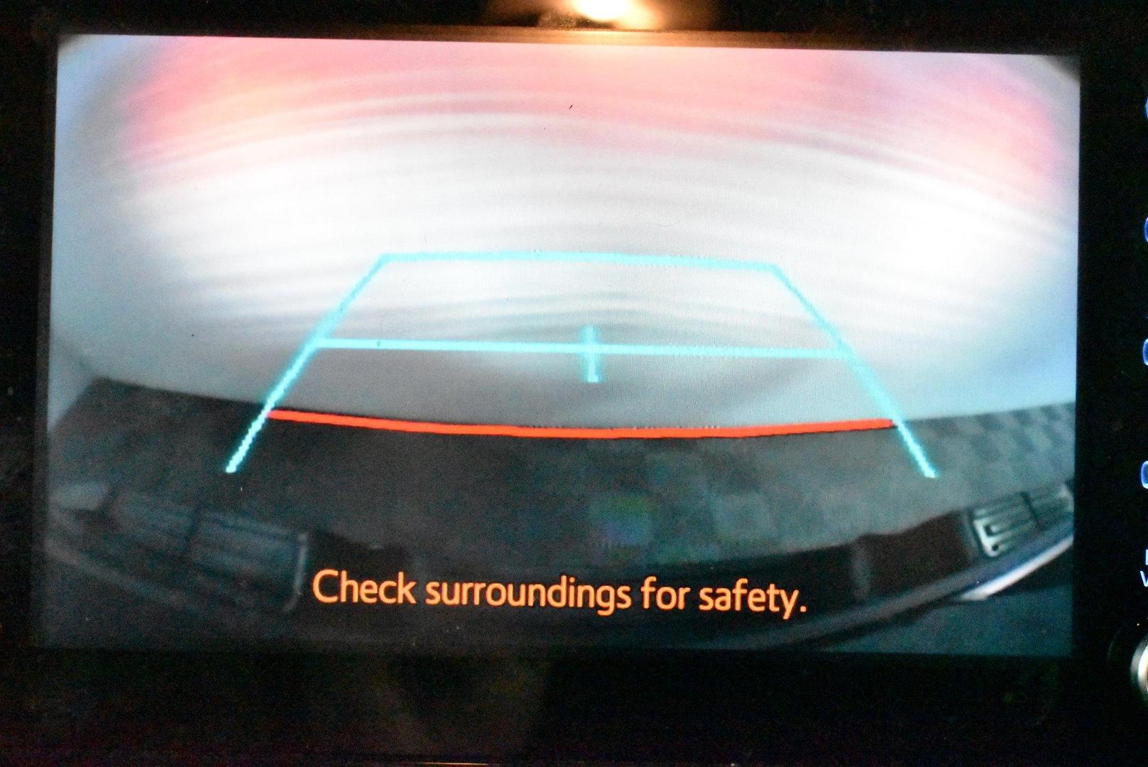 2020 Toyota Hilux SR5 — photo 24