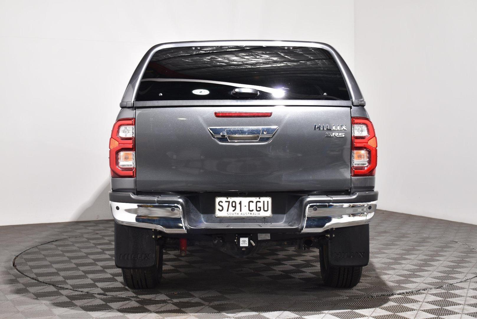 2020 Toyota Hilux SR5 — photo 4