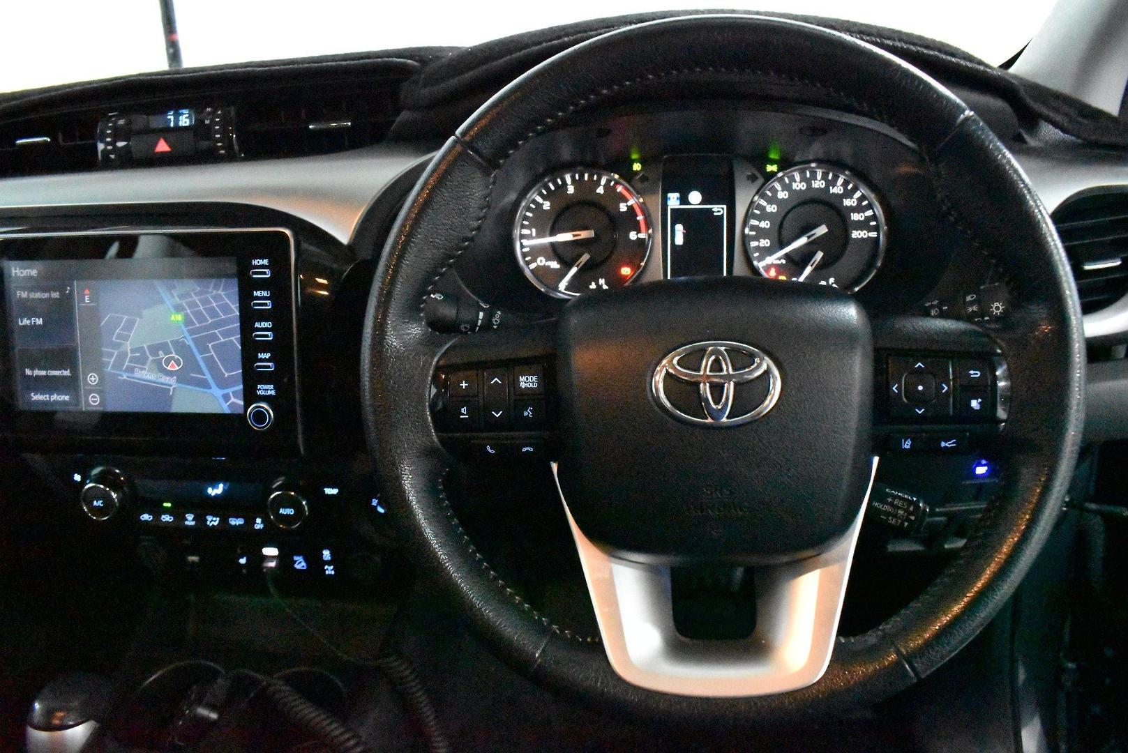 2020 Toyota Hilux SR5 — photo 5