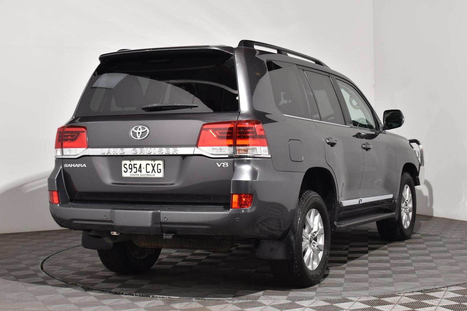 2018 Toyota Landcruiser Sahara — photo 15