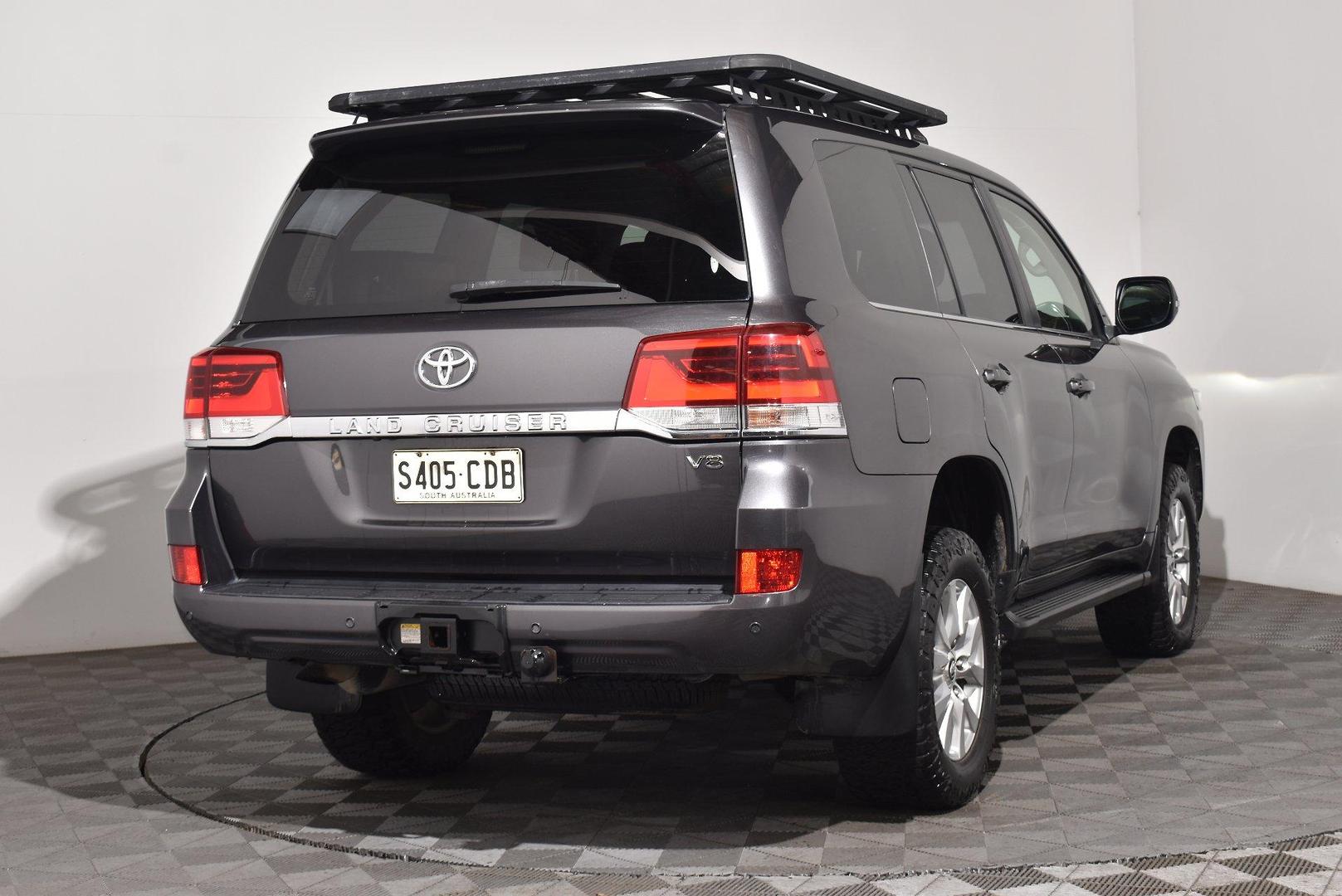 2019 Toyota Landcruiser VX — photo 14