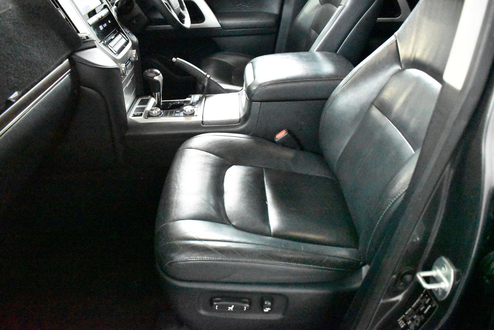 2019 Toyota Landcruiser VX — photo 7