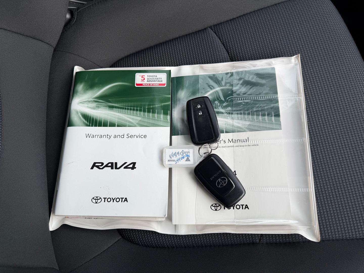 2020 Toyota RAV4 GX — photo 12